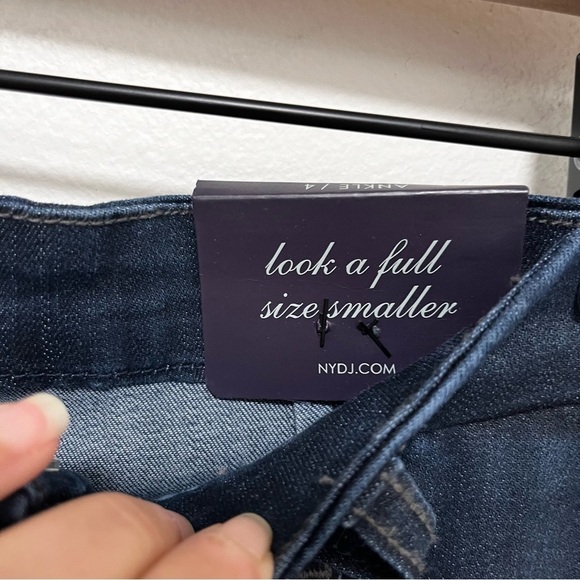 NYDJ Mila Relaxed Ankle Trouser Jeans In Verdun Wash NWT Size 4 - Picture 6 of 15